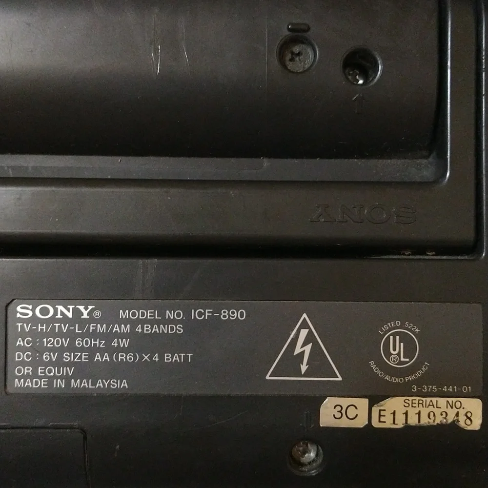 Vintage Sony 4 Band Receiver ICF-890